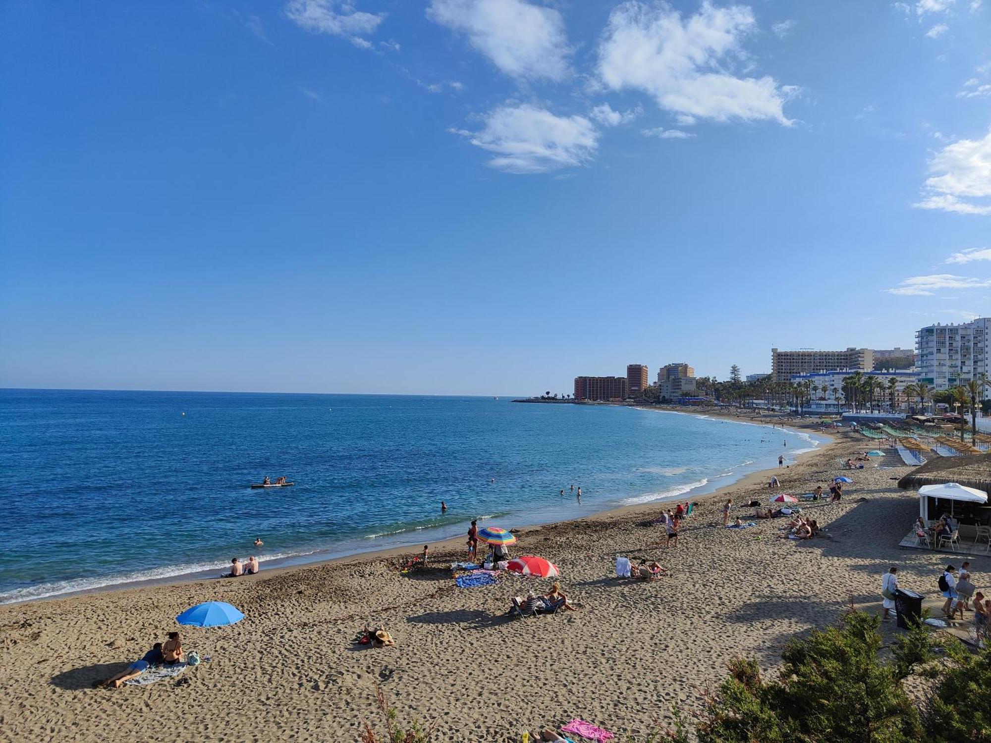 Apartamento Entero, Enormes Piscinas, Terraza Y Playa Беналмадена Екстериор снимка
