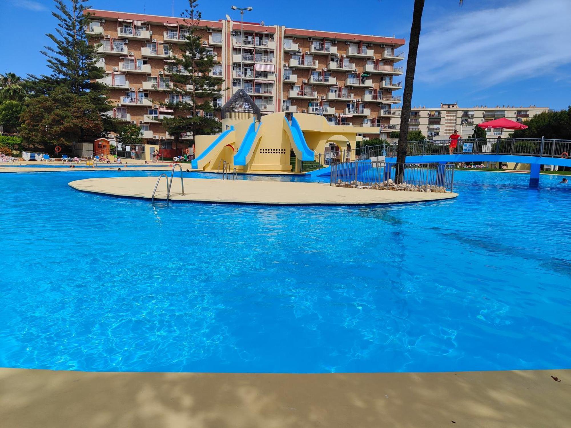 Apartamento Entero, Enormes Piscinas, Terraza Y Playa Беналмадена Екстериор снимка