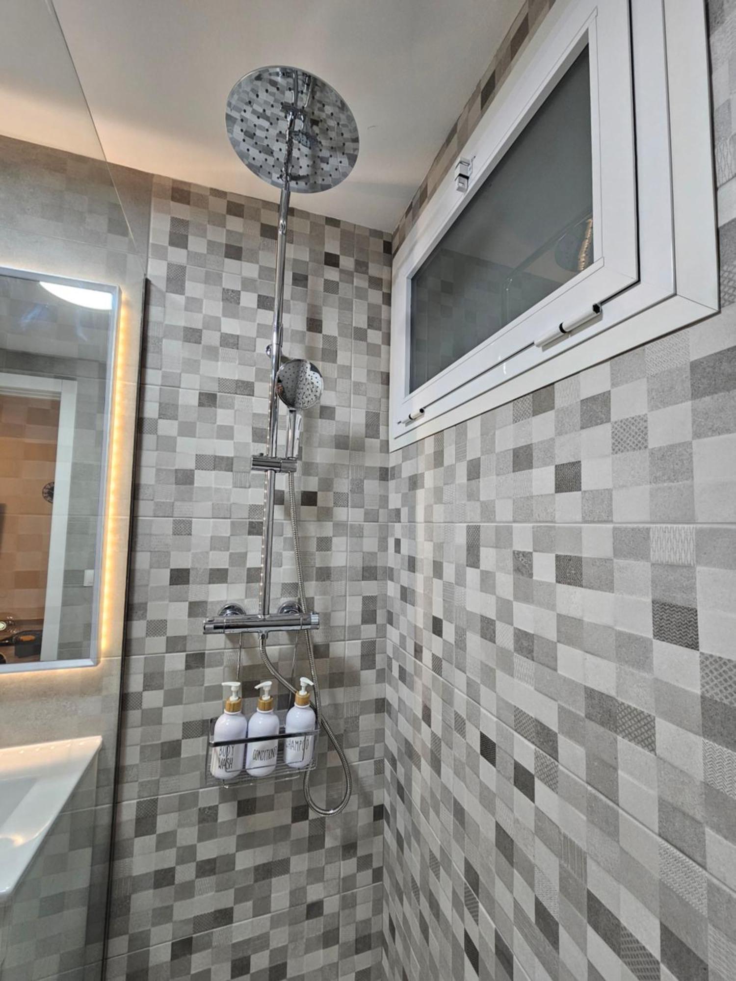 Apartamento Entero, Enormes Piscinas, Terraza Y Playa Беналмадена Екстериор снимка